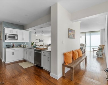 4031 Gulf Shore Boulevard N - Photo Thumbnail 8