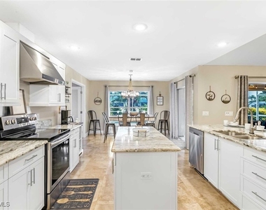 1026 Se 30th Street - Photo Thumbnail 6
