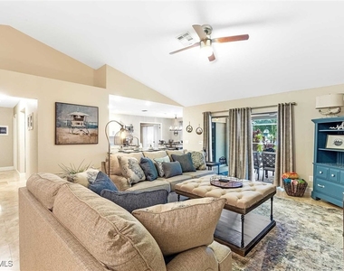1026 Se 30th Street - Photo Thumbnail 5