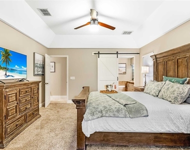1026 Se 30th Street - Photo Thumbnail 10