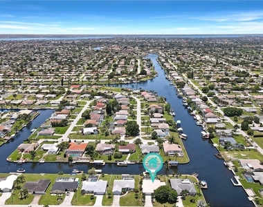 1026 Se 30th Street - Photo Thumbnail 3