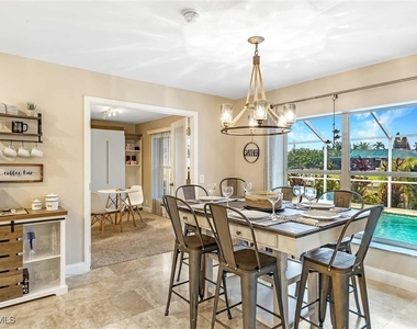 1026 Se 30th Street - Photo Thumbnail 7