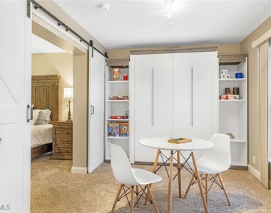 1026 Se 30th Street - Photo Thumbnail 9