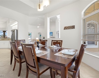 1811 Se 37th Terrace - Photo Thumbnail 33