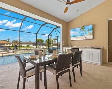 1811 Se 37th Terrace - Photo Thumbnail 19