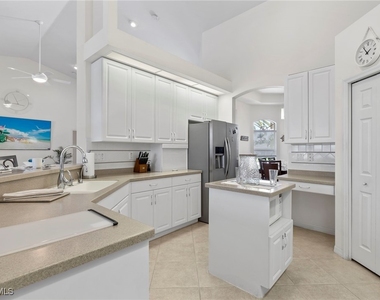 1811 Se 37th Terrace - Photo Thumbnail 6