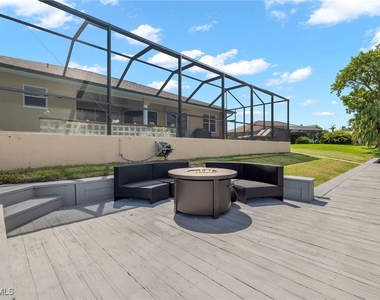 1811 Se 37th Terrace - Photo Thumbnail 22