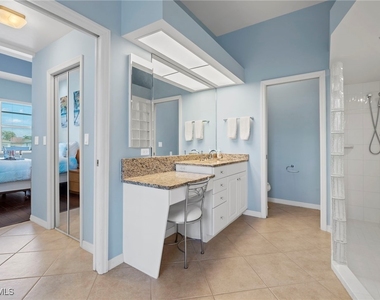 1811 Se 37th Terrace - Photo Thumbnail 10