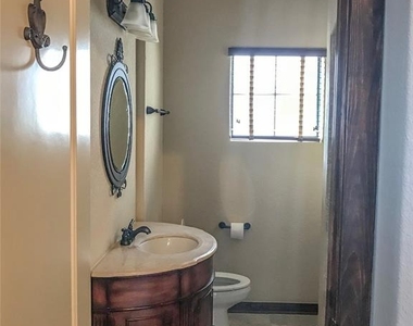 1432 W 21st Street - Photo Thumbnail 16