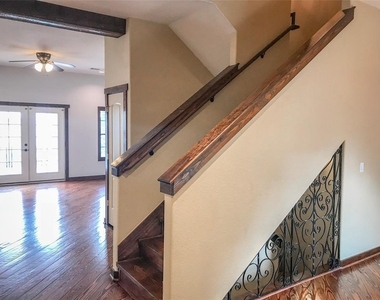 1432 W 21st Street - Photo Thumbnail 8
