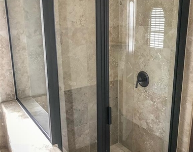 1432 W 21st Street - Photo Thumbnail 13