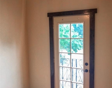 1432 W 21st Street - Photo Thumbnail 7