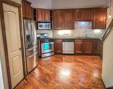 1432 W 21st Street - Photo Thumbnail 4