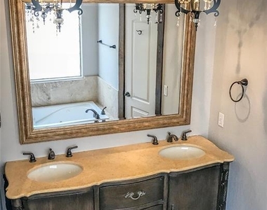 1432 W 21st Street - Photo Thumbnail 14