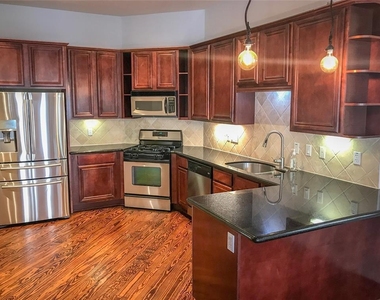 1432 W 21st Street - Photo Thumbnail 3