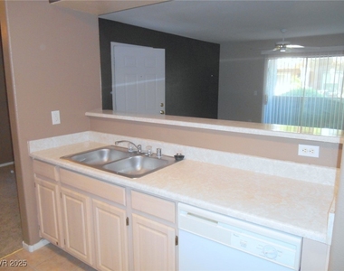 555 Silverado Ranch Boulevard - Photo Thumbnail 10