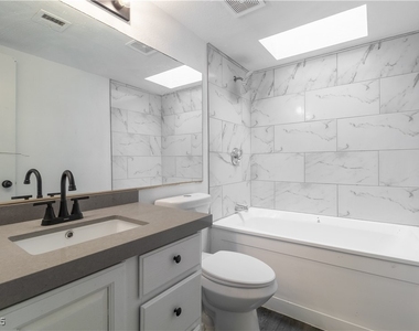 2200 Venus Avenue - Photo Thumbnail 14