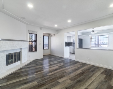 2200 Venus Avenue - Photo Thumbnail 5