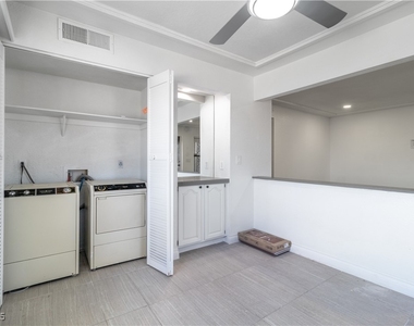 2200 Venus Avenue - Photo Thumbnail 8