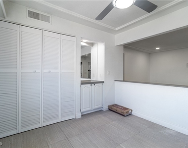 2200 Venus Avenue - Photo Thumbnail 7