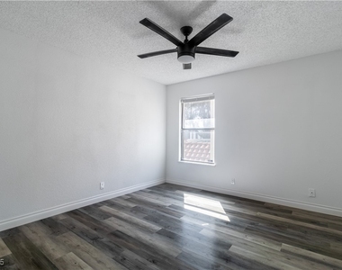 2200 Venus Avenue - Photo Thumbnail 15