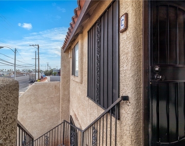2200 Venus Avenue - Photo Thumbnail 2