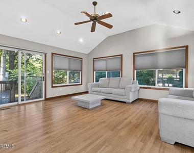 187 Elmwood Road - Photo Thumbnail 13
