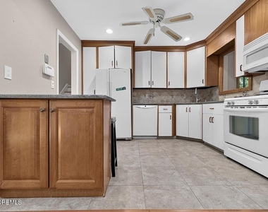 187 Elmwood Road - Photo Thumbnail 19