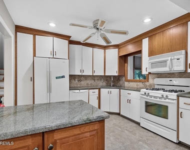 187 Elmwood Road - Photo Thumbnail 20