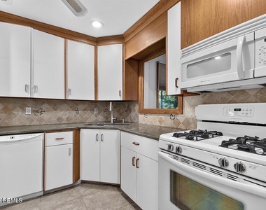 187 Elmwood Road - Photo Thumbnail 21