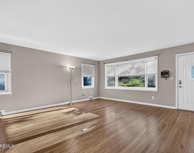 187 Elmwood Road - Photo Thumbnail 18