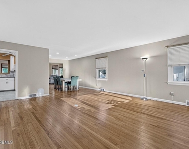 187 Elmwood Road - Photo Thumbnail 17
