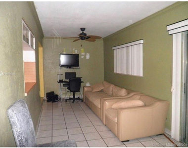 1741 Ne 39th Street - Photo Thumbnail 10