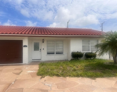 1741 Ne 39th Street - Photo Thumbnail 1
