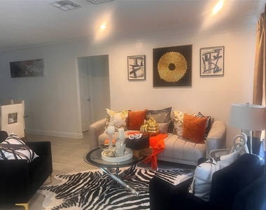 1741 Ne 39th Street - Photo Thumbnail 3