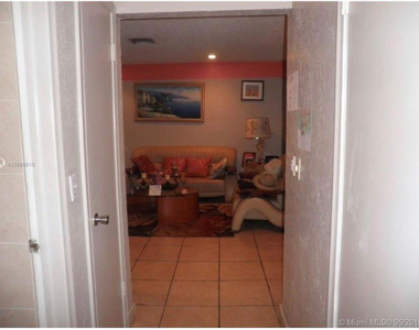 1741 Ne 39th Street - Photo Thumbnail 12