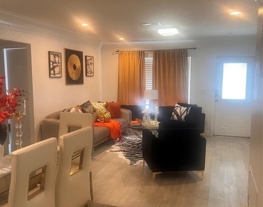 1741 Ne 39th Street - Photo Thumbnail 5