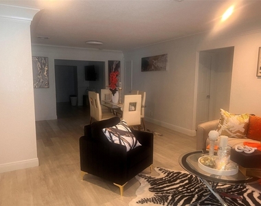 1741 Ne 39th Street - Photo Thumbnail 4