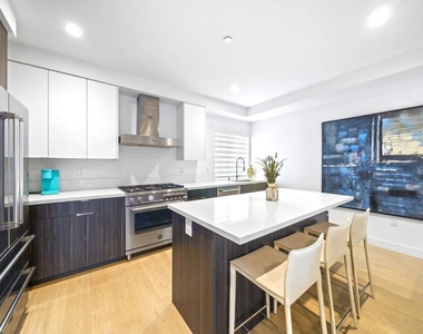 497 N St Andrews Place - Photo Thumbnail 10