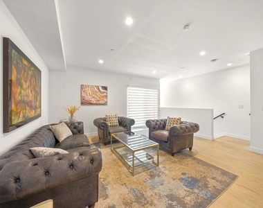 497 N St Andrews Place - Photo Thumbnail 13