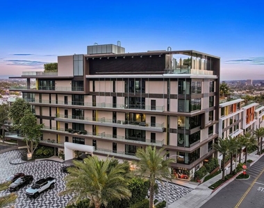8420 W Sunset Boulevard - Photo Thumbnail 38
