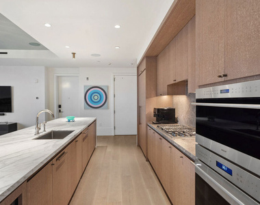 8420 W Sunset Boulevard - Photo Thumbnail 13