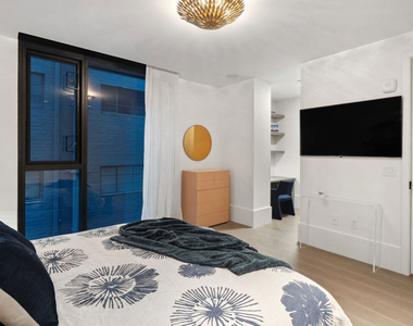 8420 W Sunset Boulevard - Photo Thumbnail 25