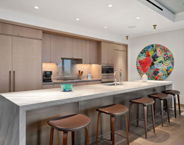 8420 W Sunset Boulevard - Photo Thumbnail 12