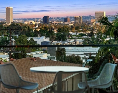 8420 W Sunset Boulevard - Photo Thumbnail 2