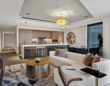 8420 W Sunset Boulevard - Photo Thumbnail 10
