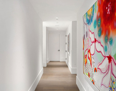 8420 W Sunset Boulevard - Photo Thumbnail 15