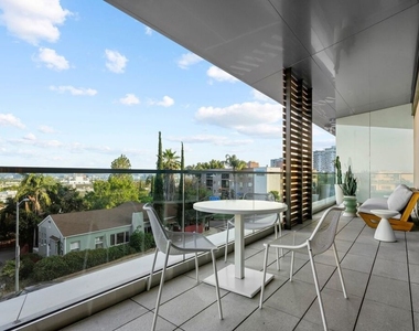8420 W Sunset Boulevard - Photo Thumbnail 8