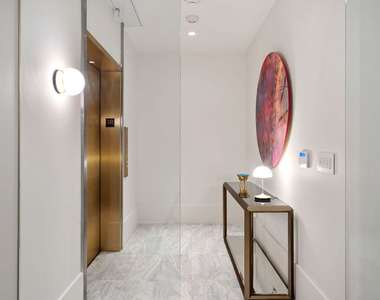 8420 W Sunset Boulevard - Photo Thumbnail 3