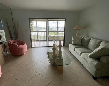 6866 Huntington Lane - Photo Thumbnail 4